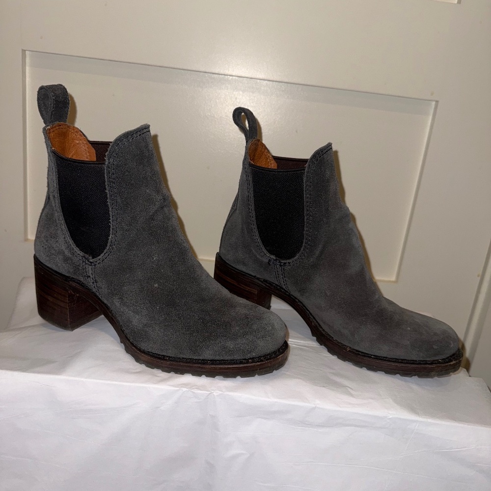 Frye Sabrina Chelsea Suede Booties